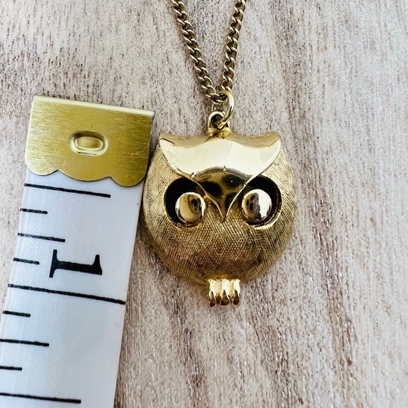 EUC goldstone Owl pendant and chain. - Picture 6 of 7
